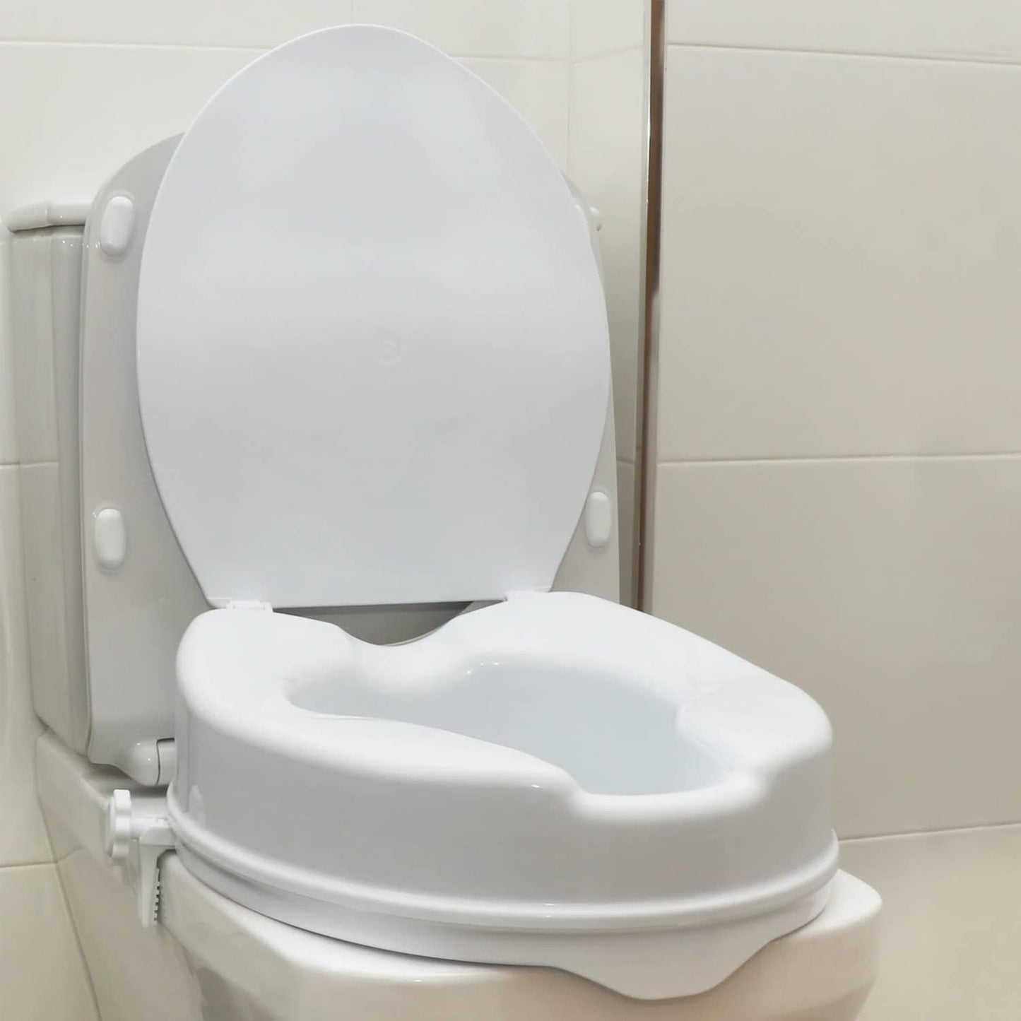 Scaun WC Rialt pentru persoane cu dizabilitati Ort